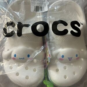 Crocs hello kitty and friends cinnamonroll